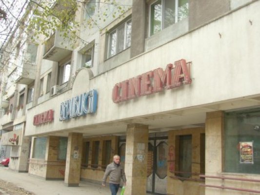 Şeful Direcţiei de Film: 